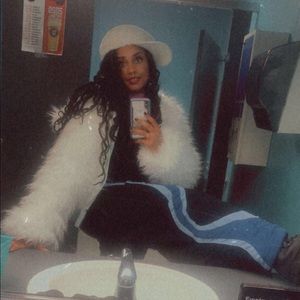 Meet your Posher, Arianna